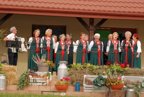 Zespół Zapominajka z Zarąb Kościelnych.